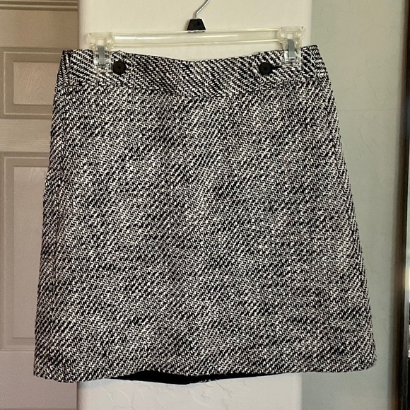 LOFT Dresses & Skirts - Loft skirt size 6